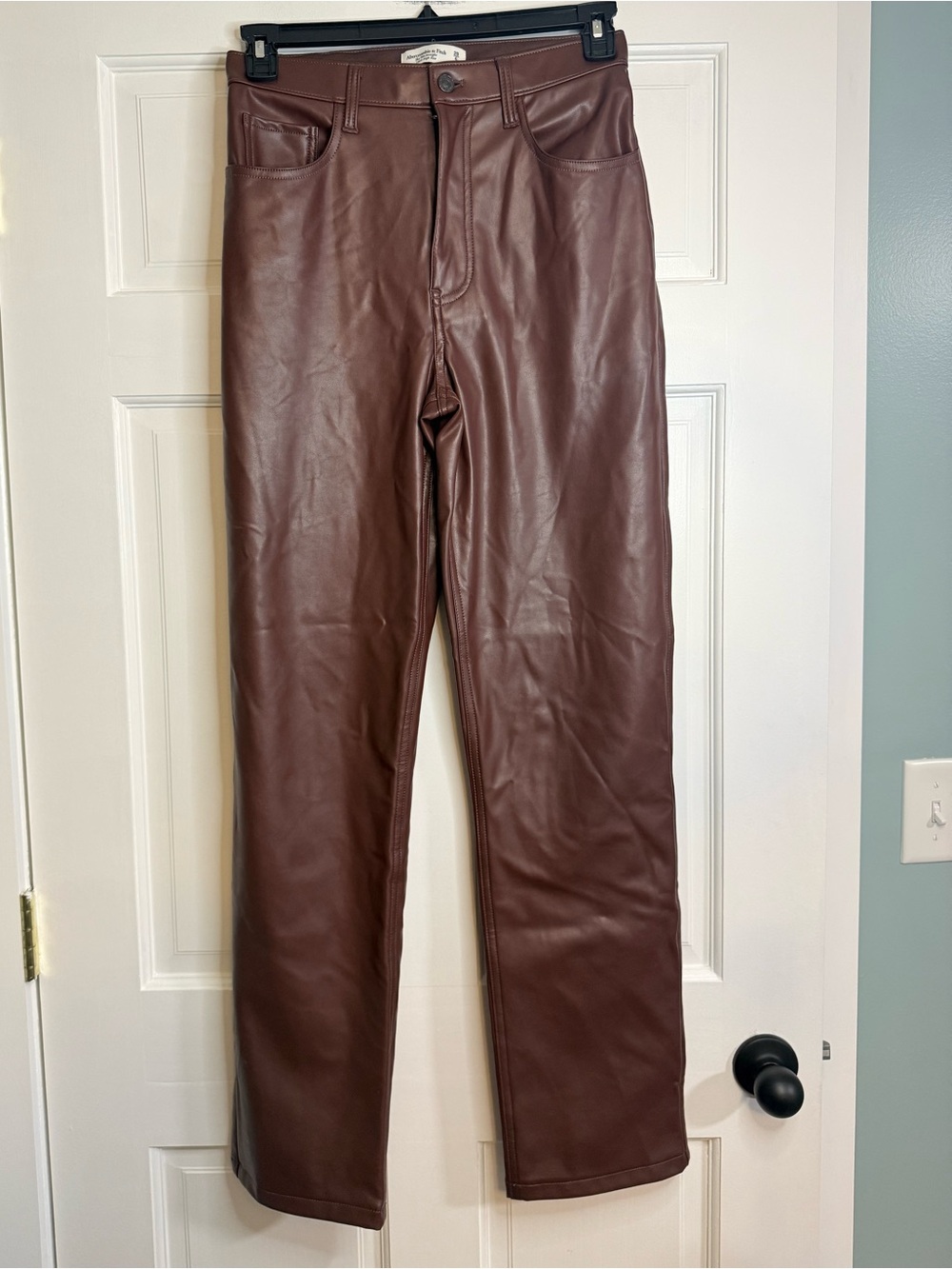 Abercrombie & Fitch The 90’s Straight Ultra High Rise Faux Leather Pant